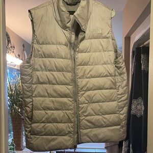 The North Face women’s xl vest gray
